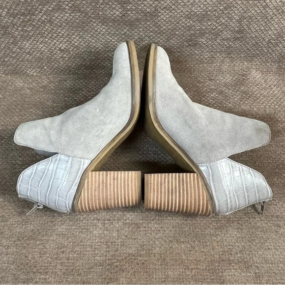 DV8 Dolce Vita Shai Women’s size 7 Grey Suede & Mixed Material Heeled Bootie EUC - Picture 8 of 16